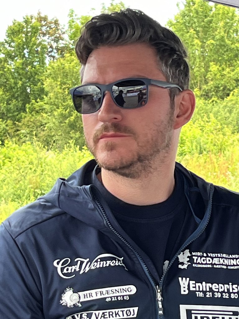 Simon Vallentin har gjort klar til et nyt opgør med ærkerivalen Kenneth Madsen efter duellen i årets KOMO Rallysprint i Gammelrand.
(Foto: Morten Dam)